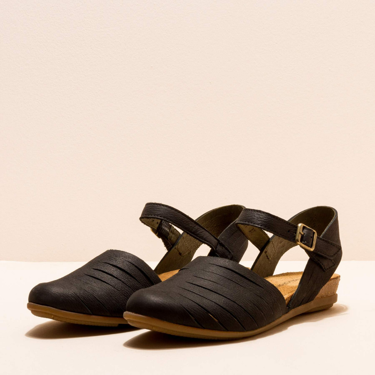 chaussure noir fermé femme