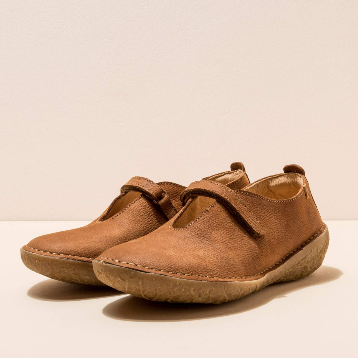 chaussures compensées fermées