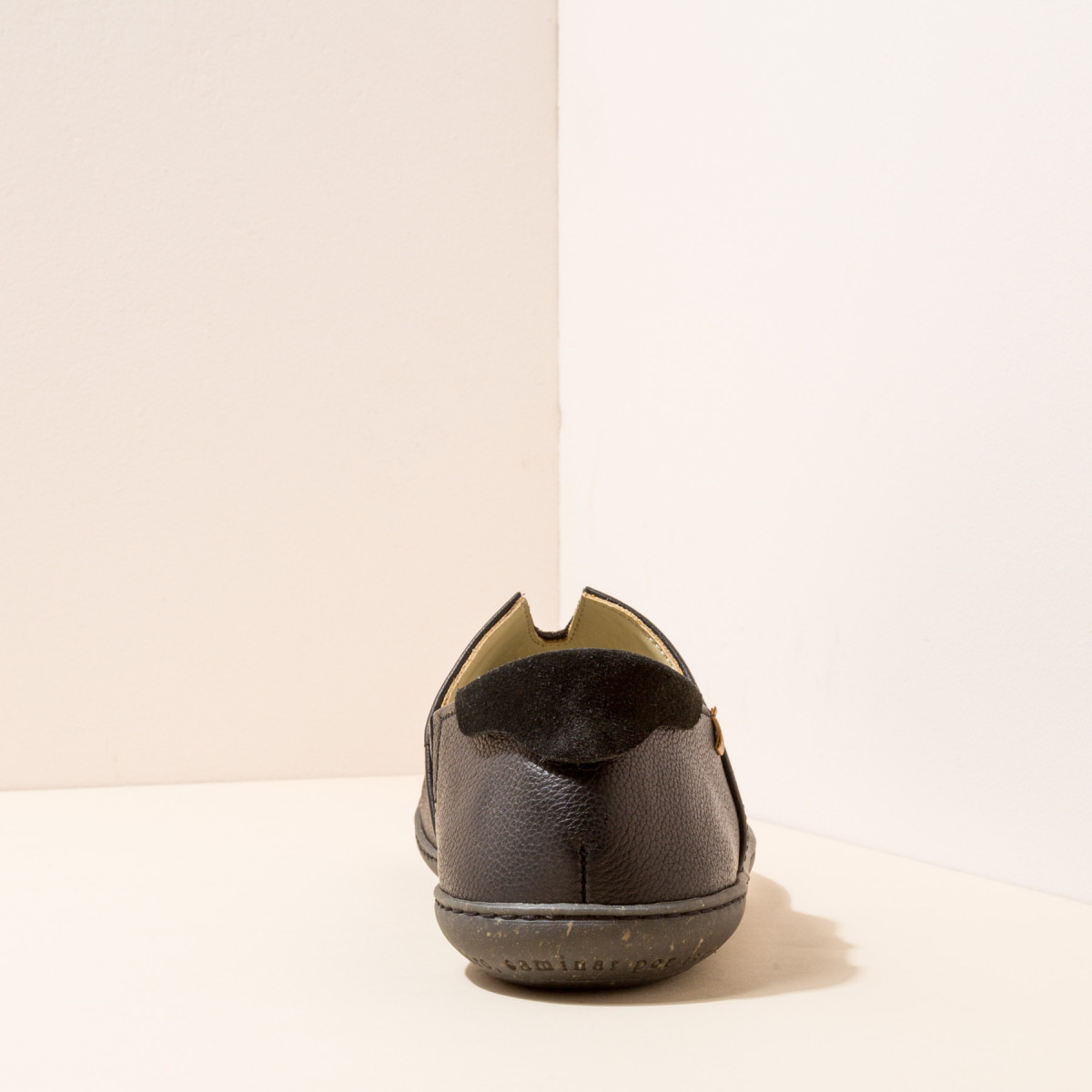Chaussures plates en cuir naturel et semelles recyclées - Noir - El naturalista