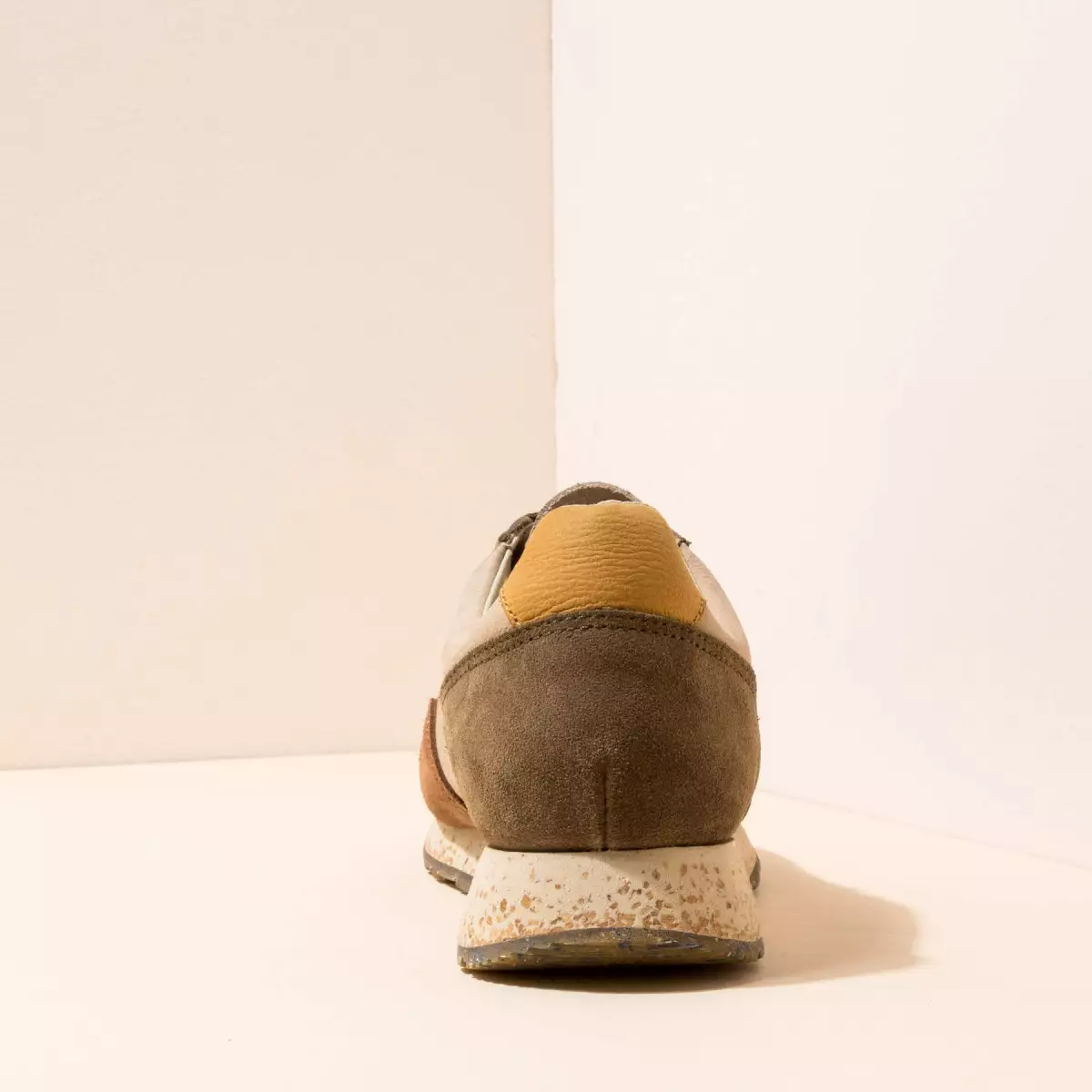 Baskets écologiques en cuir et matériaux recyclés - El naturalista