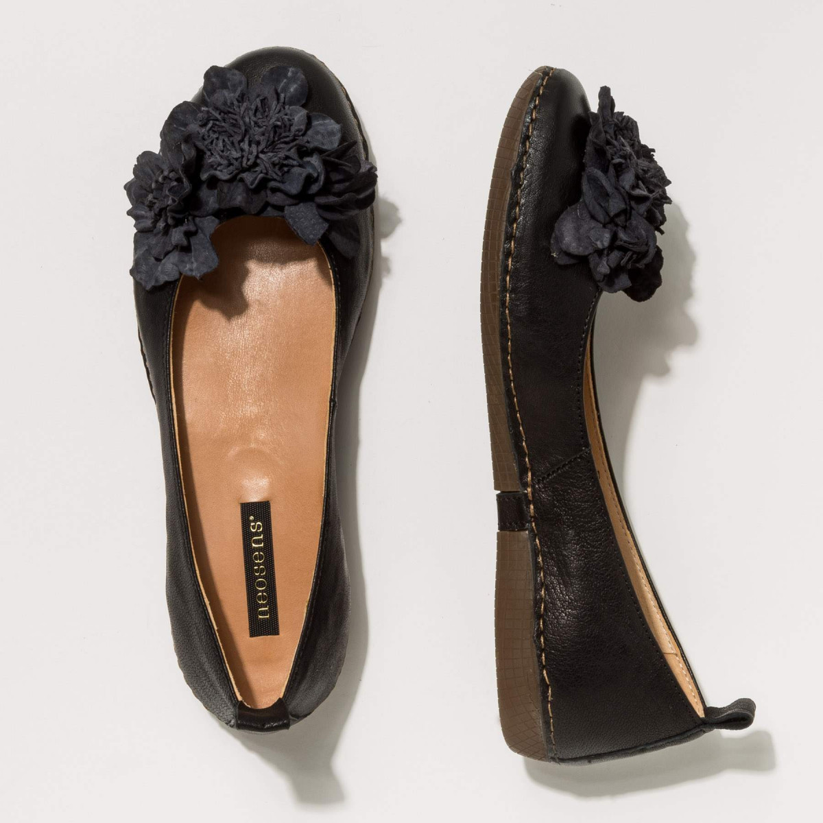 Ballerines femme en cuir mat et fleurs cuir - Neosens