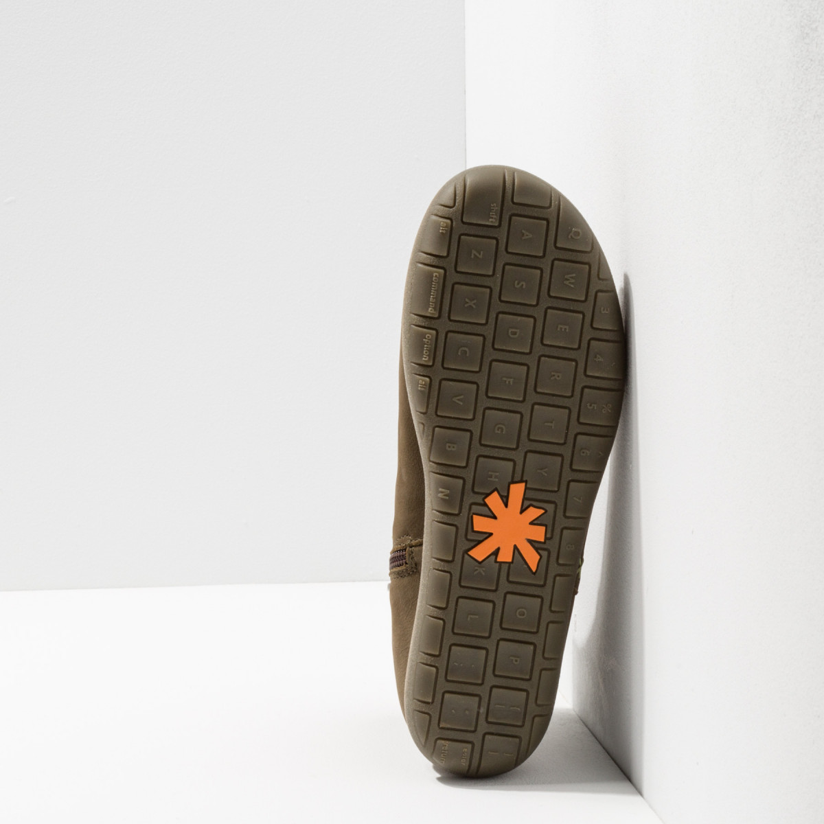 Bottines plates online nubuck femme