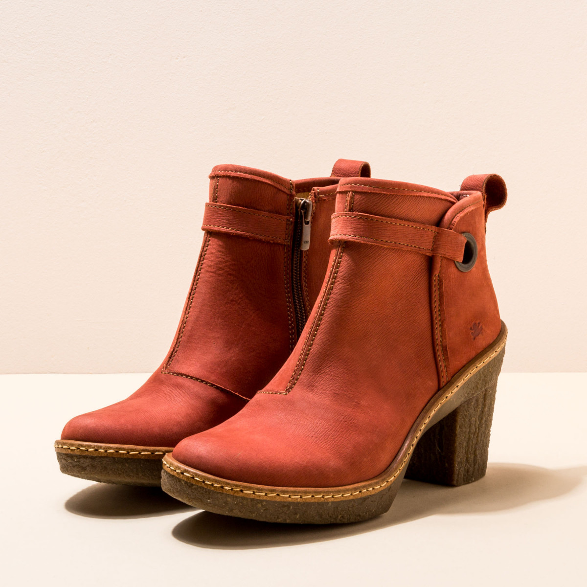 Bottines à talon recyclé - Rouge - El naturalista