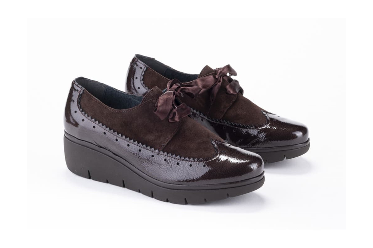 Chaussures compensées à lacets en cuir verni et daim - Marron - Lince