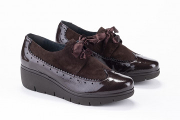 Chaussures compensées à lacets en cuir verni et daim - Marron - Lince