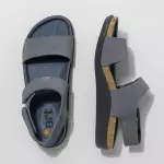 Sandales plates en cuir suédé - art