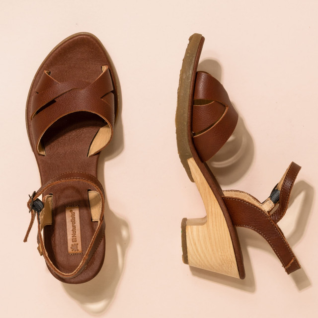 Sandales confortables à talon en bois à bride croisée - Cuivre - El naturalista