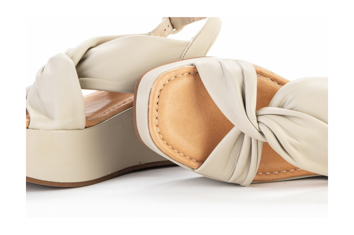 Sandales compensées à brides croisées en cuir - Beige - Lince