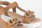 Sandales confortables compensées en cuir ornées d'une chaîne - Marron - Lince