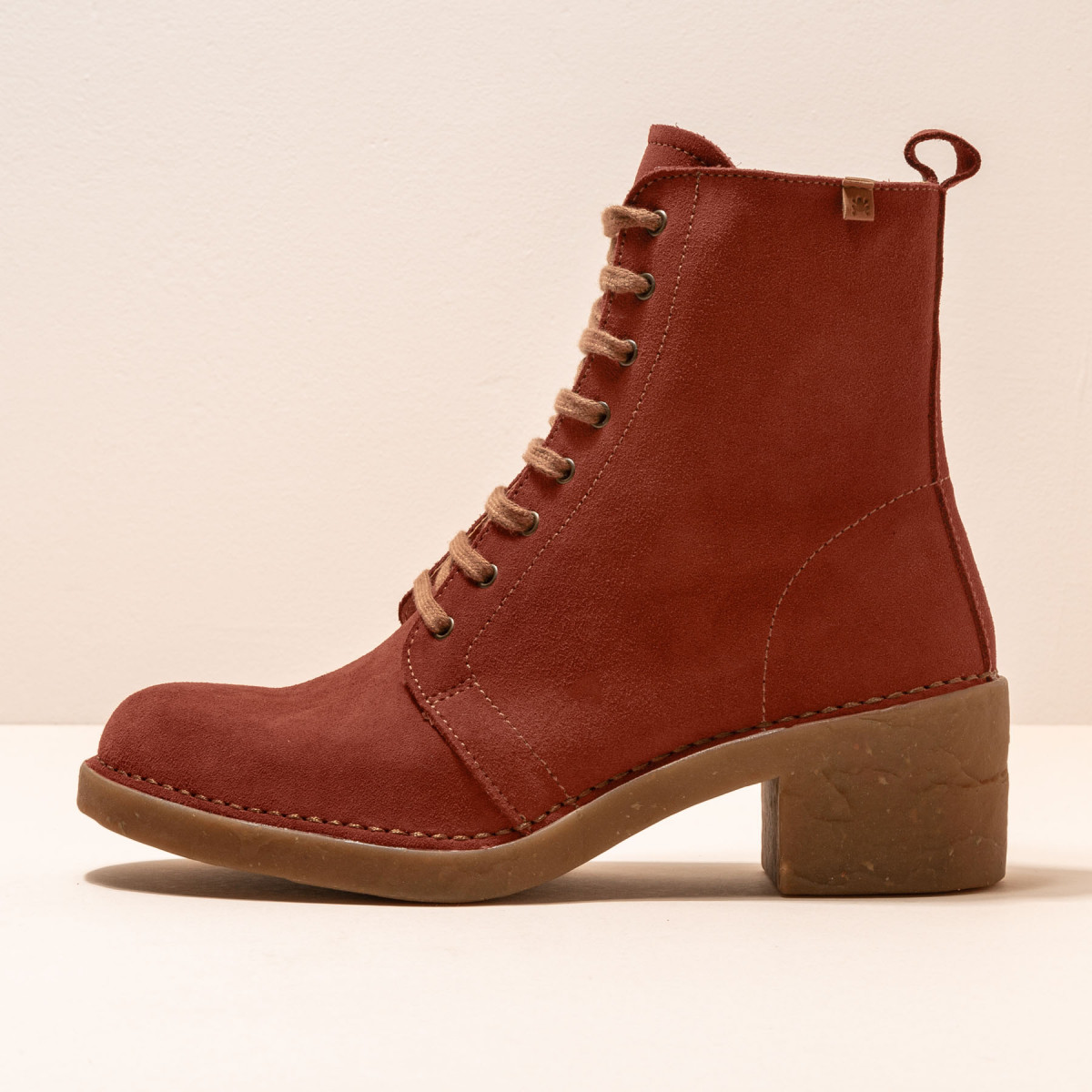 Bottines à talon et lacets en cuir suédé - Rouge - El naturalista