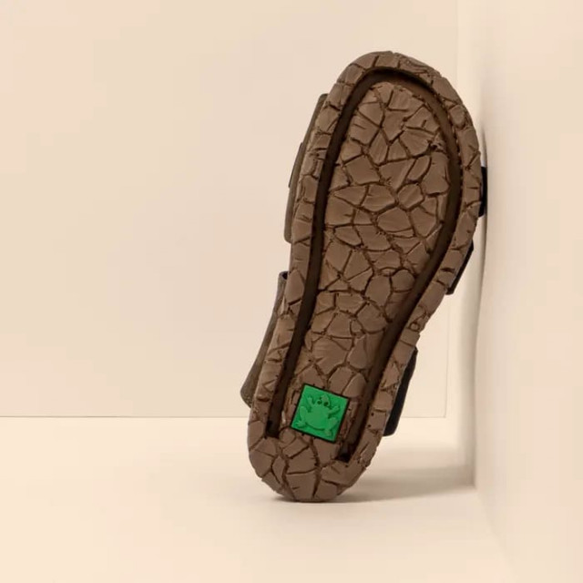 Sandales confortables plates en cuir à scratch et semelles ergonomiques - Marron - El naturalista