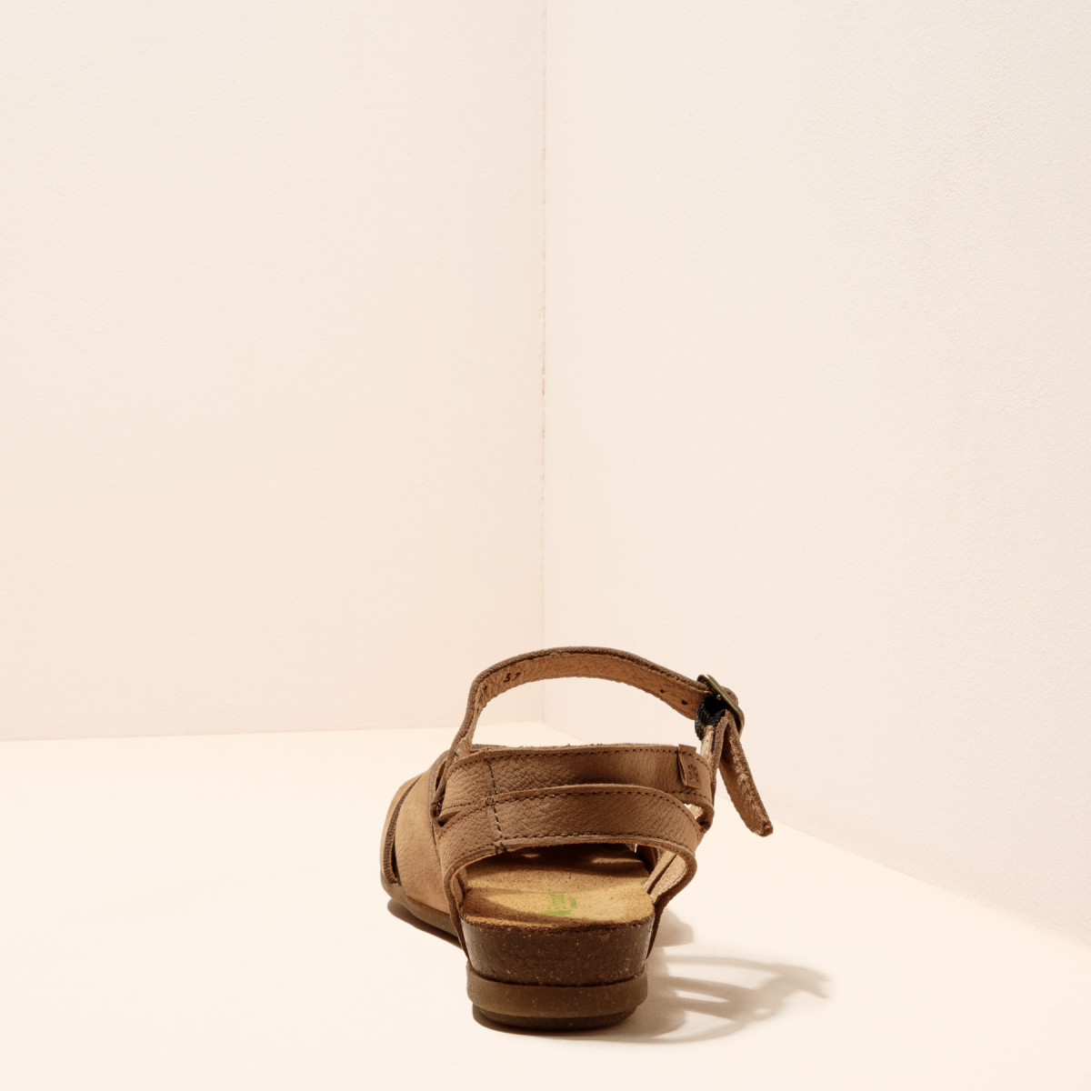 Sandales confortables plates bout fermé en cuir doux - Jaune - El naturalista