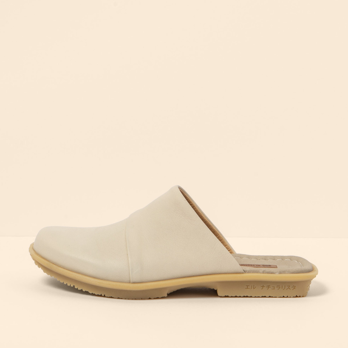 Sabots en cuir talon plat - Beige - El naturalista